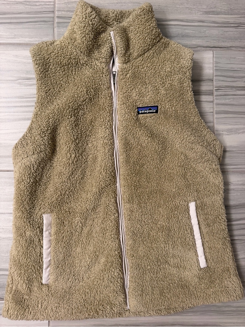 Patagonia Tan Sherpa Fleece Vest with White Trim XL